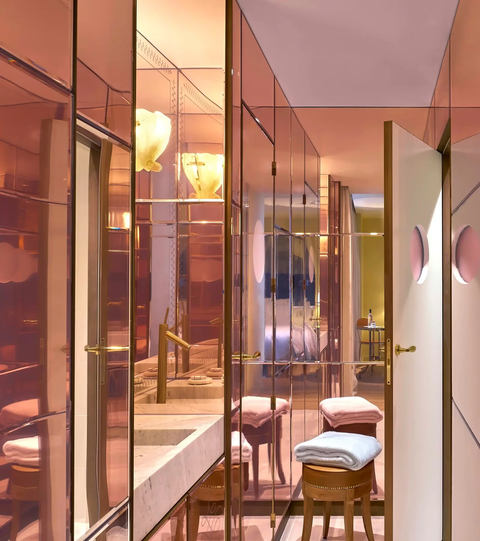 9Confidentiel — Paris, France, photo 6