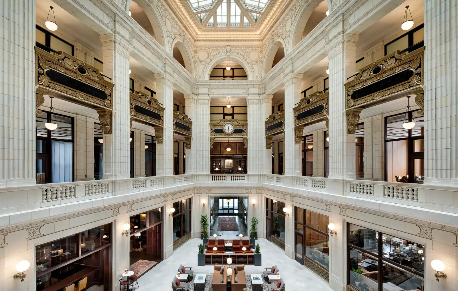 Hotel David Whitney — Detroit, United States