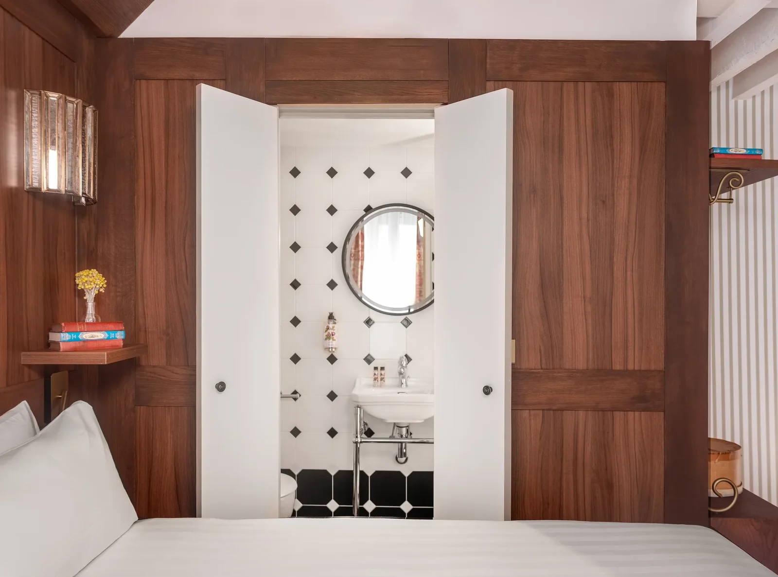 Hotel Madeleine de Senlis — Paris, France