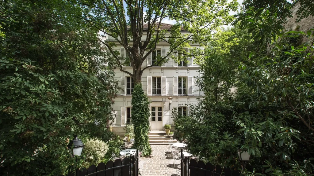 Hôtel Particulier Montmartre — Paris, France