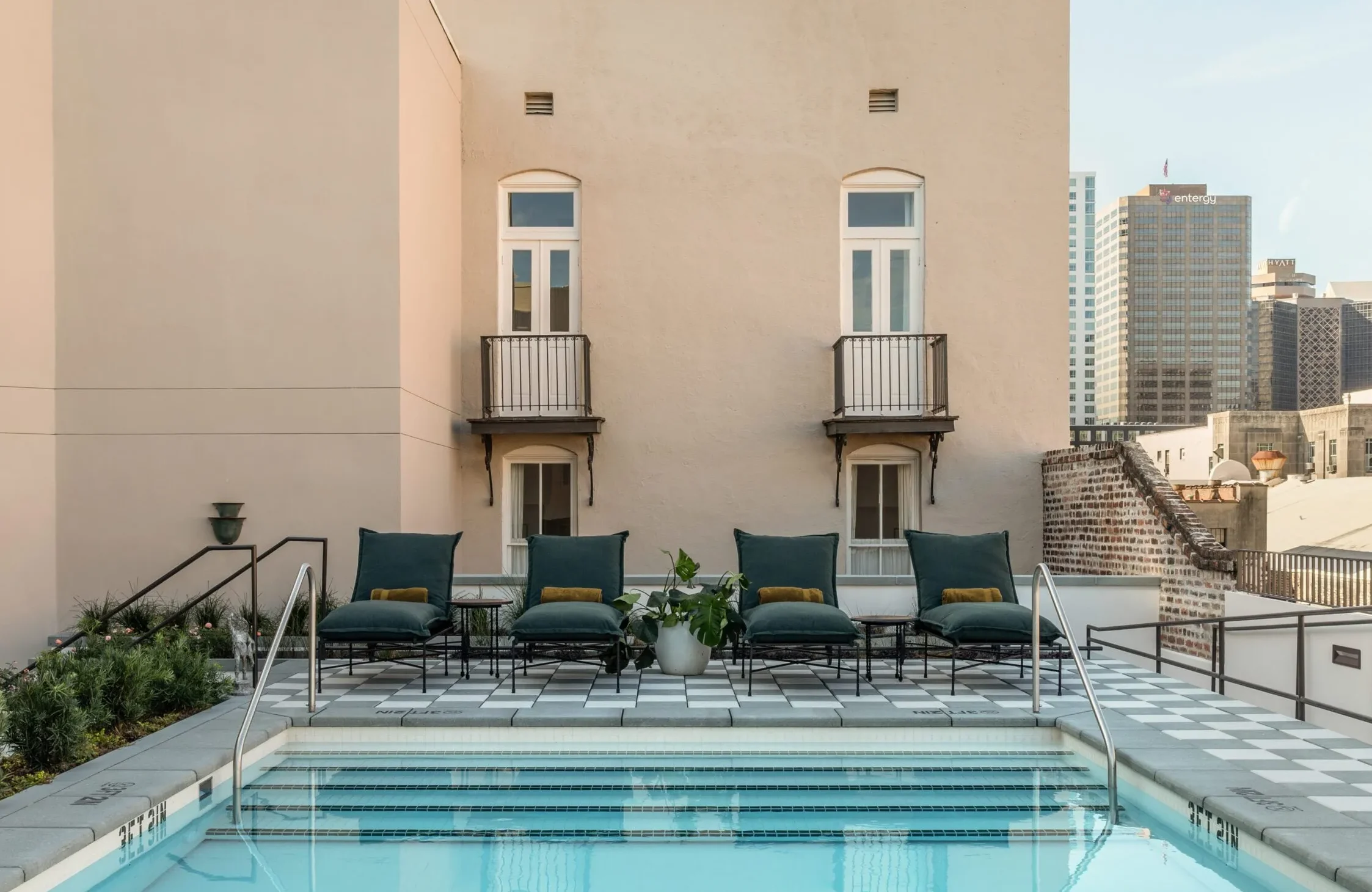 Hotel Perle — New Orleans, United States