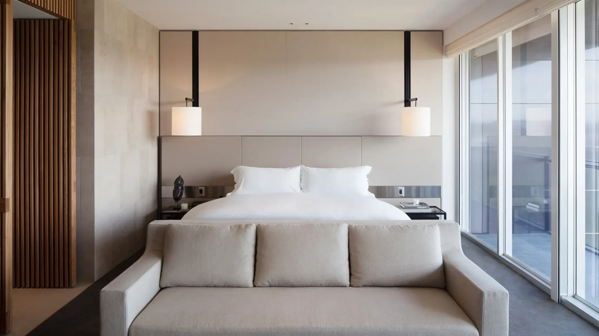 Hotel Realm — Canberra, Australia
