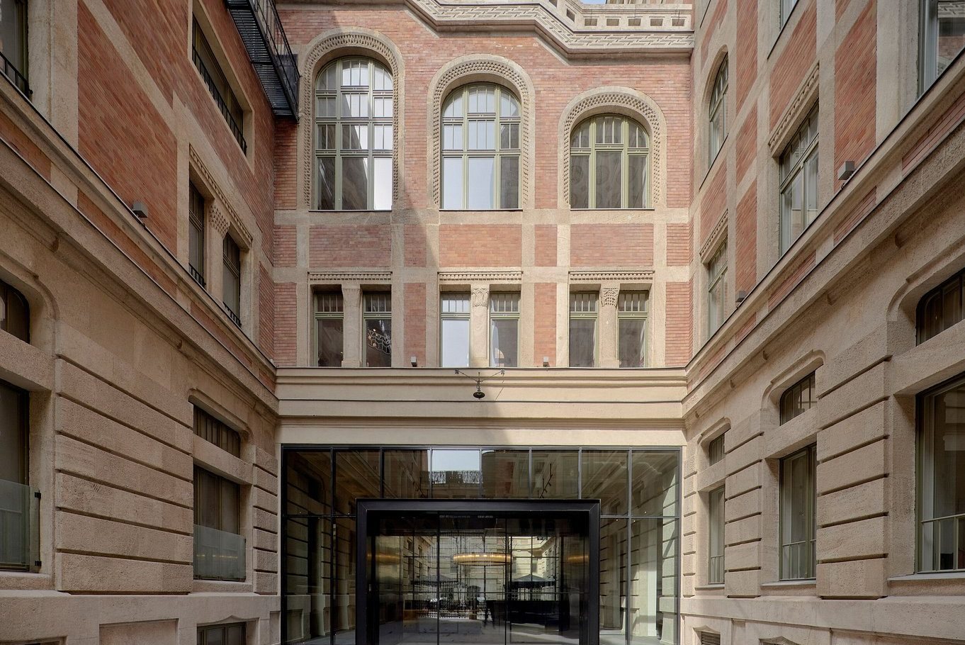 Kozmo Hotel Suites & Spa — Budapest, Hungary, photo 8