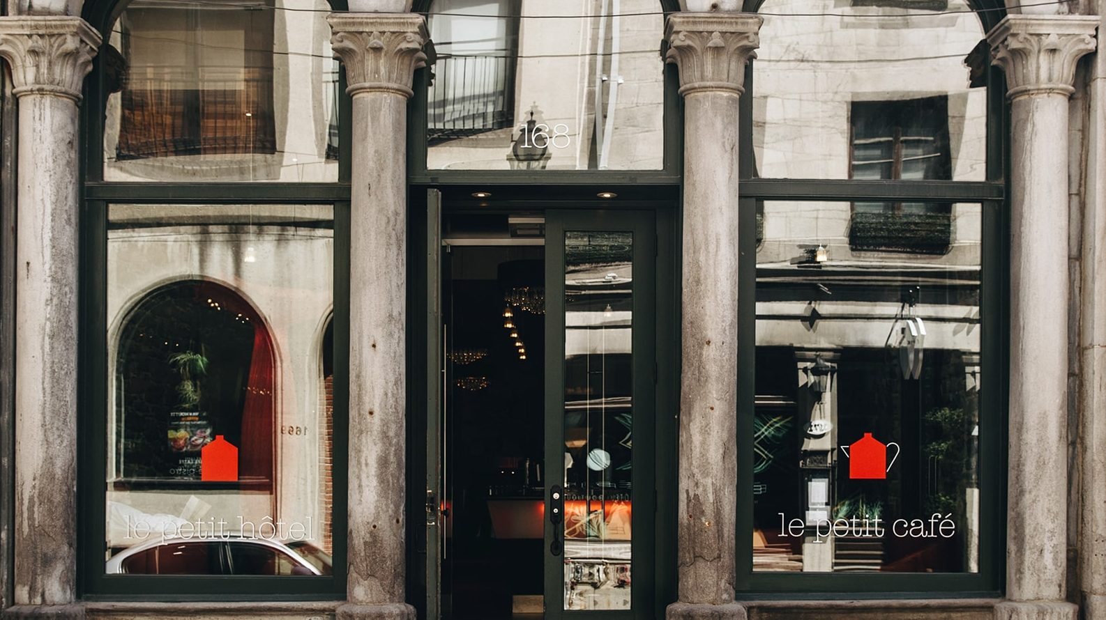 Le Petit Hotel — Montreal, Canada, photo 2