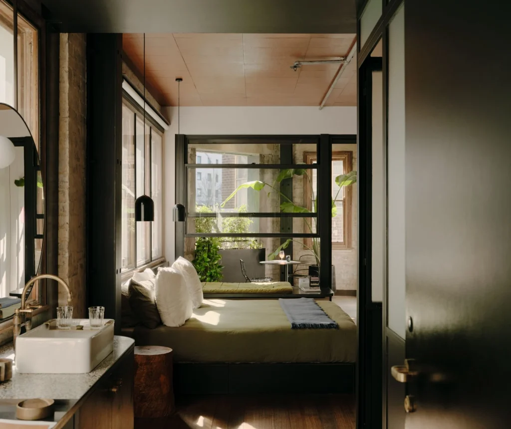 Paramount House Hotel — Sydney, Australia