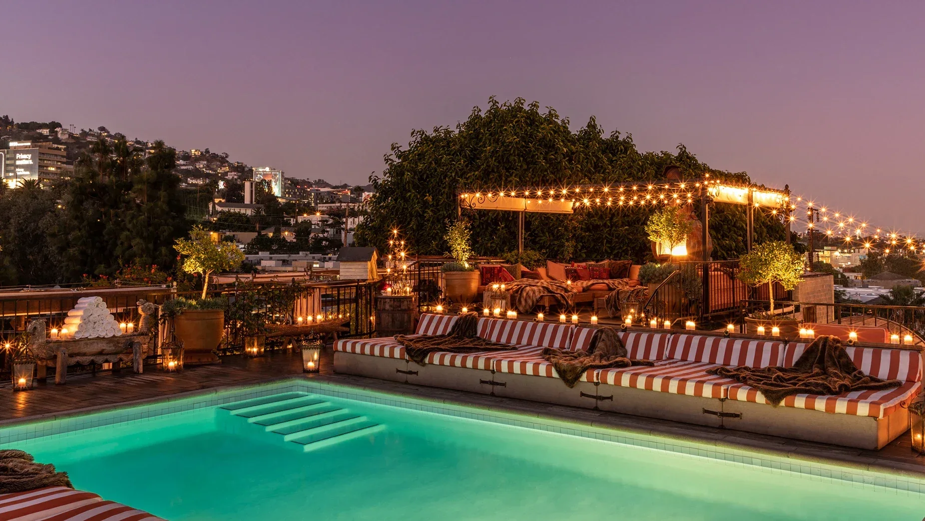 Petit Ermitage — Los Angeles, United States, photo 3