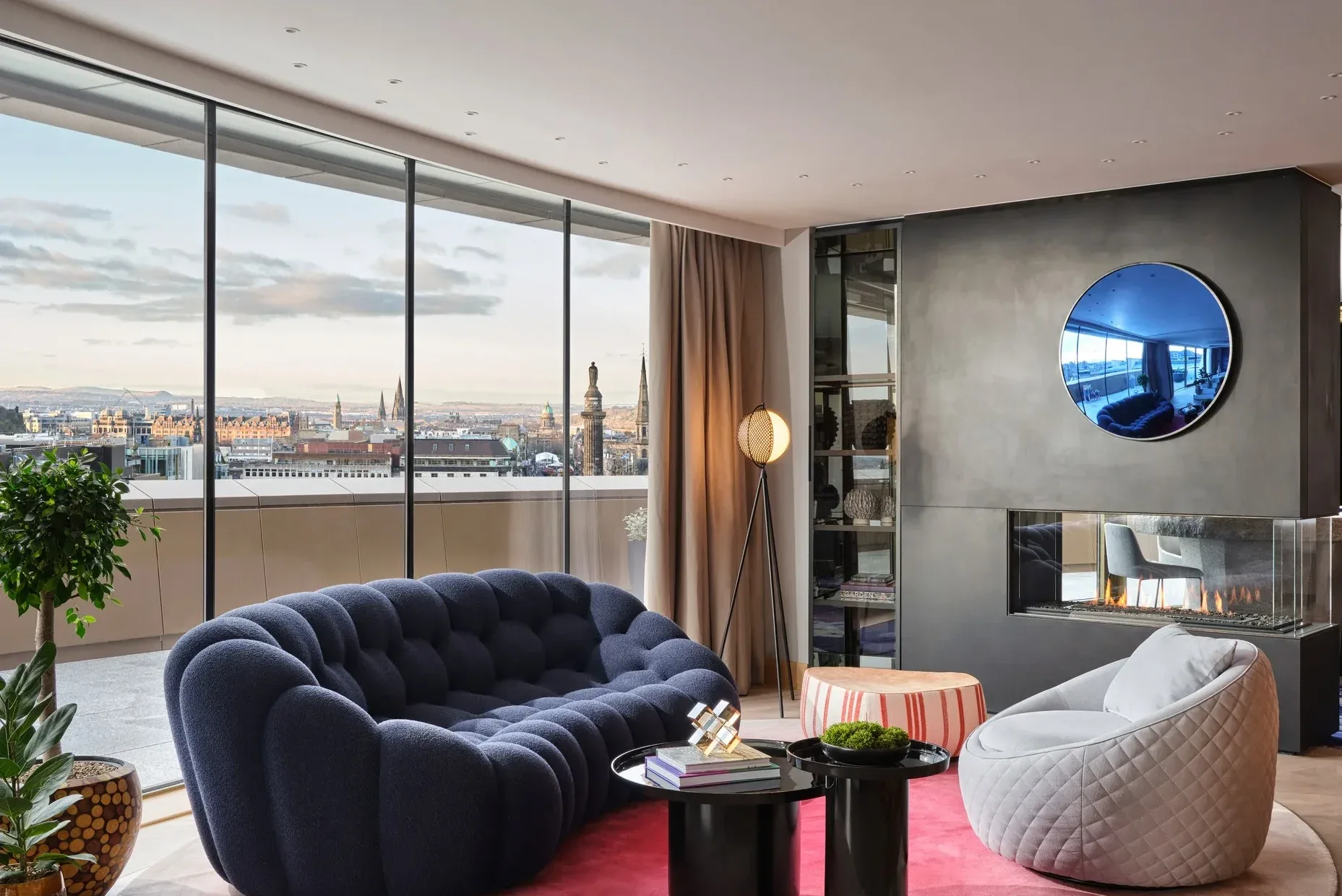 W Edinburgh — Edinburgh, United Kingdom